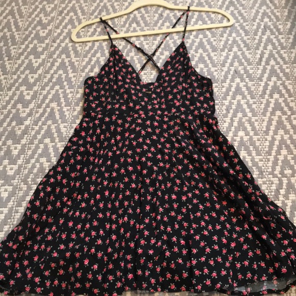 Forever 21 Dresses & Skirts - NWOT Rose Floral Skater Skirt Dress 🌻